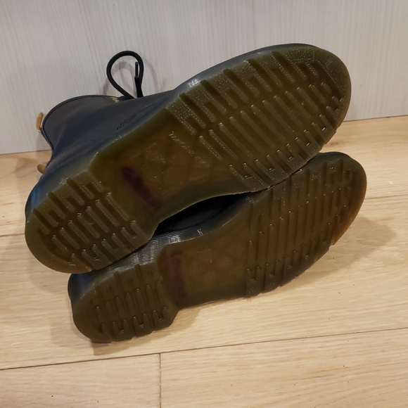 Like new vegan leather dr martens 1460 boots pascal sz 6 - Picture 8 of 10